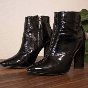 PATENT LEATHER BLACK BOOTIES/ SEXY AF!
